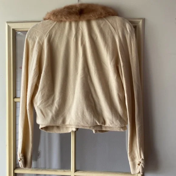Vintage Cashmere Cardigan with Removable Fur Collar. - Picture 3 of 9